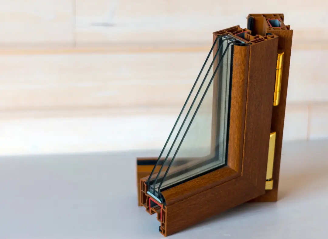 Installation de fenêtre en bois sur mesure Castelginest